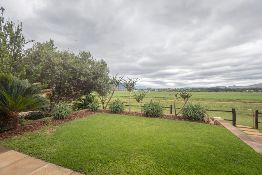 4 Bedroom Property for Sale in The Coves North West